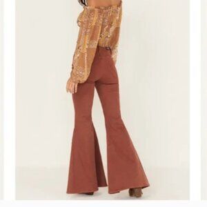 Shyanne High-rise Tulip hem super flare jeans - size 27